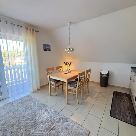 Apartamento Usedomer Meerestraum, Wlan & Parkplatz, Ideal Fuer Paare *