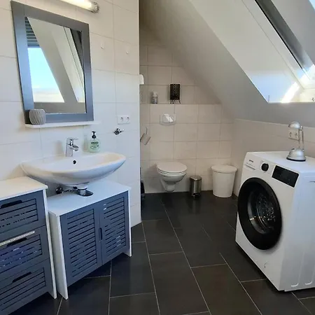 Appartement Usedomer Meerestraum, Wlan & Parkplatz, Ideal Fuer Paare Zinnowitz